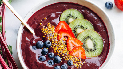 Berry Beet Smoothie Bowl